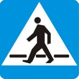 D-6 Przejście dla pieszych. Oznacza miejsce przeznaczone do przechodzenia pieszych w poprzek drogi. Kierujący zbliżając się do miejsca oznaczonego znakiem jest obowiązany zmniejszyć prędkość i zachować szczególną ostrożność. Umieszczona pod znakiem tabliczka T-27 wskazuje, że przejście jest szczególnie uczęszczane przez dzieci